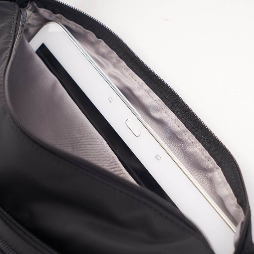 Hedgren Eye Medium Crossbody Bag RFID Black - Image 4